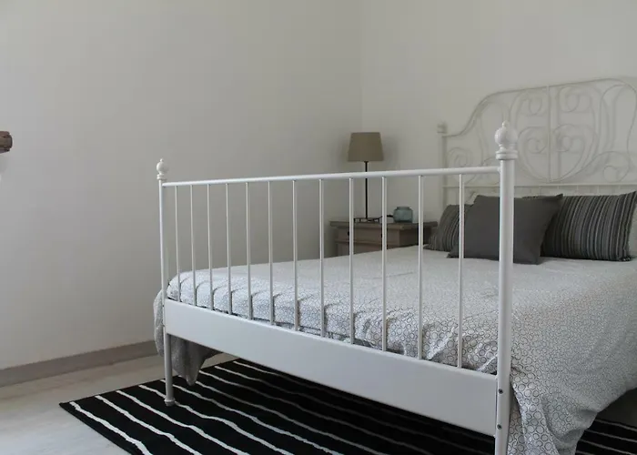 Casa de Férias Charming Baixa *